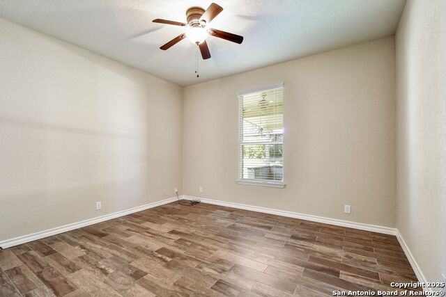 Listing photo id 25 for 4307 Post Cedar