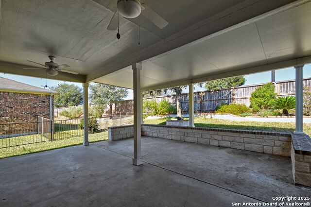 Listing photo id 28 for 4307 Post Cedar