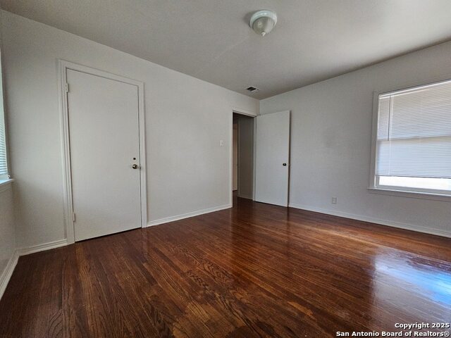 Image 8 of 11 For 217 Lullwood  3