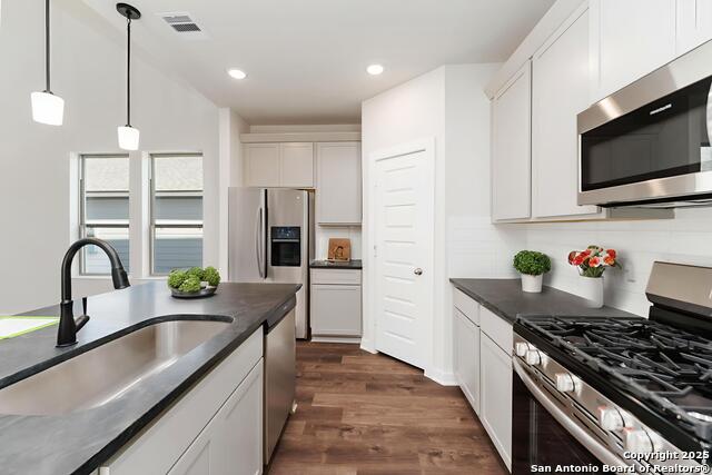 Image 2 of 7 For 8922 Hazel Birch