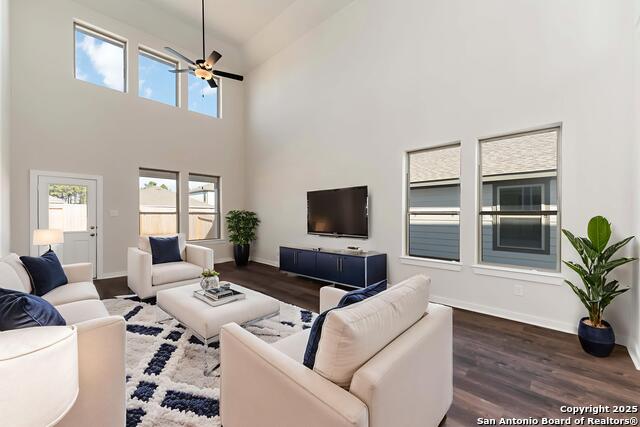 Image 3 of 7 For 8922 Hazel Birch