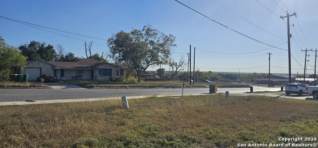 Image 2 of 4 For 807 Toepperwein