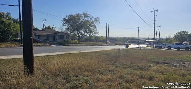 Image 3 of 4 For 809 Toepperwein