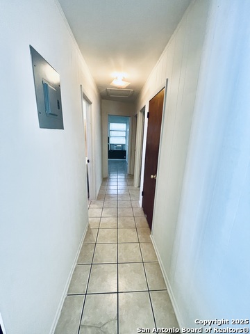 Image 5 of 11 For 4915 Benham