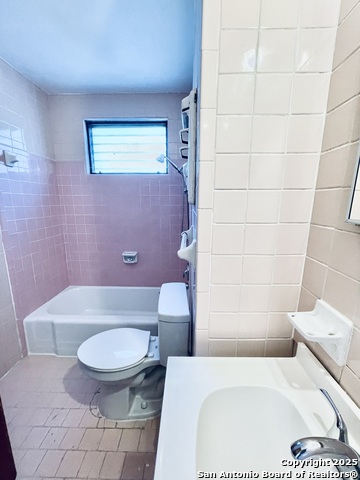 Image 8 of 11 For 4915 Benham