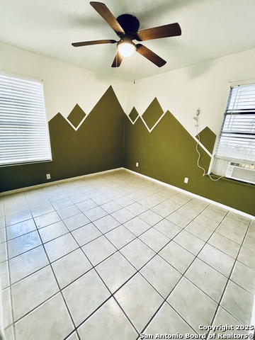 Image 9 of 11 For 4915 Benham