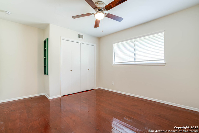 Image 15 of 27 For 211 Woodlake E