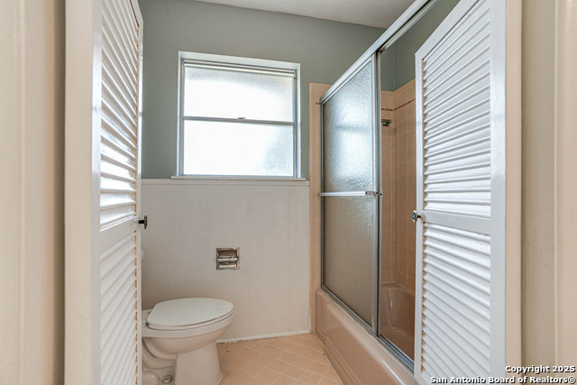 Image 16 of 27 For 211 Woodlake E