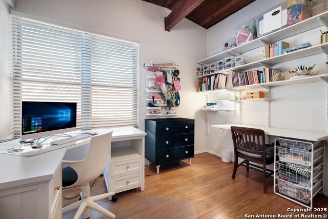 Listing photo id 20 for 611 Brightwood