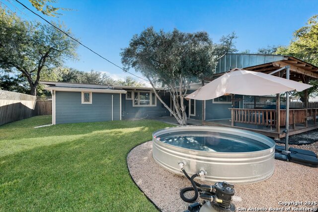 Listing photo id 22 for 611 Brightwood