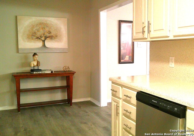 Image 9 of 16 For 271 Hatcher