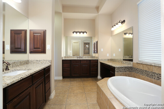 Image 19 of 36 For 13402 Rustic Sand