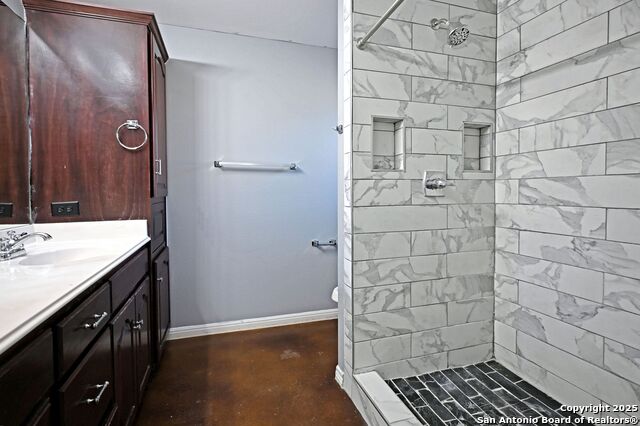 Image 19 of 29 For 2207 Hazelwood