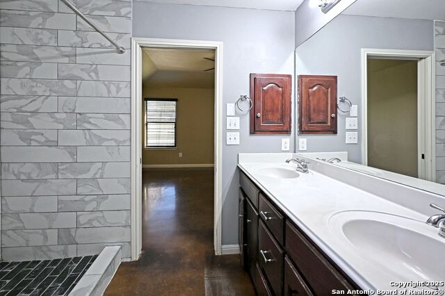 Image 20 of 29 For 2207 Hazelwood