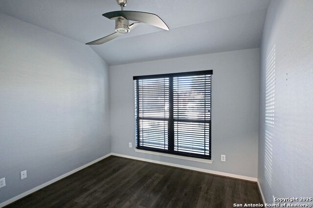 Image 21 of 29 For 2207 Hazelwood