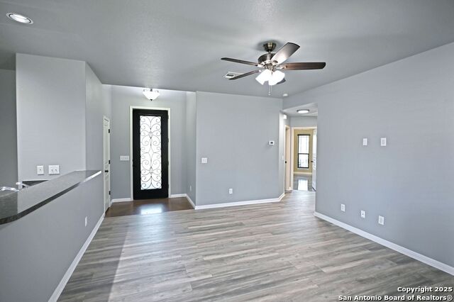 Image 3 of 29 For 2207 Hazelwood