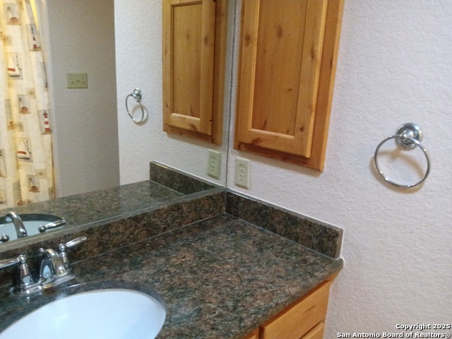 Image 16 of 19 For 200 Scenic Crest