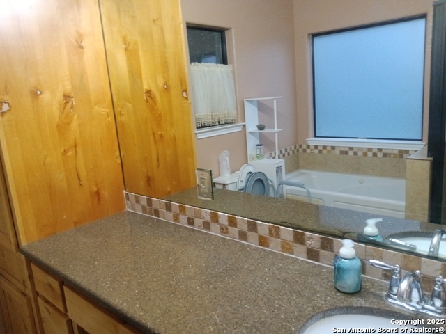 Image 17 of 19 For 200 Scenic Crest