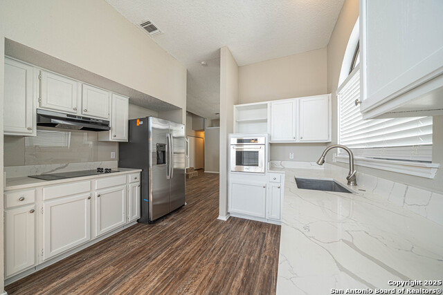 Image 11 of 33 For 9323 Valley Hedge