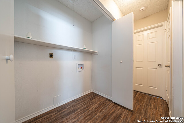 Image 15 of 33 For 9323 Valley Hedge