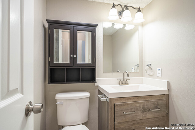 Image 16 of 33 For 9323 Valley Hedge