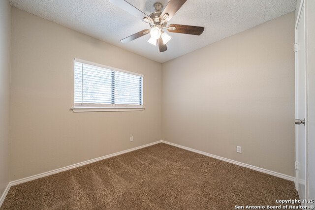 Image 17 of 33 For 9323 Valley Hedge