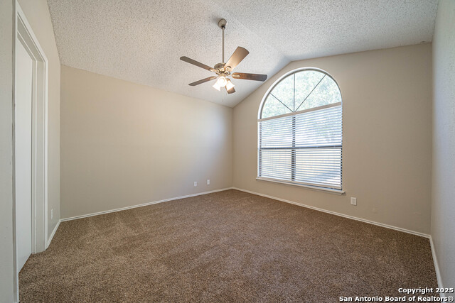 Image 19 of 33 For 9323 Valley Hedge