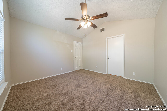 Image 20 of 33 For 9323 Valley Hedge