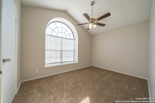 Image 24 of 33 For 9323 Valley Hedge