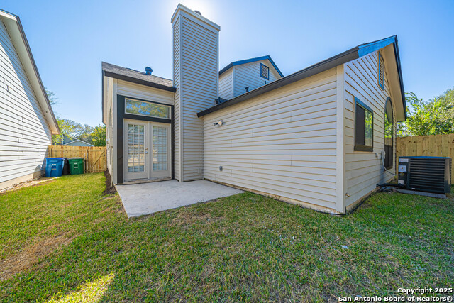 Image 30 of 33 For 9323 Valley Hedge