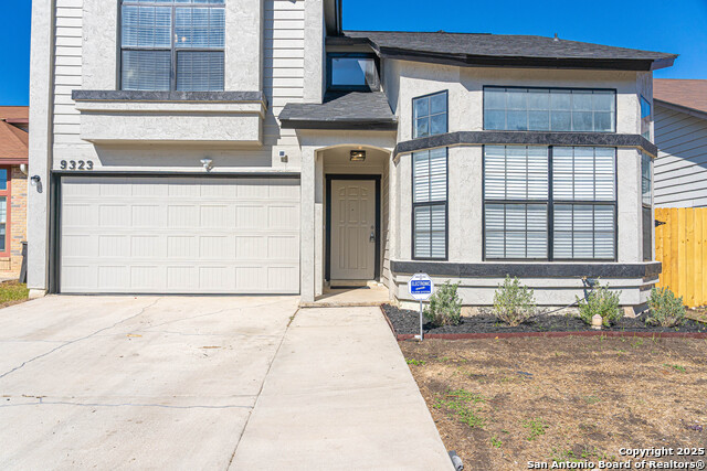 Image 4 of 33 For 9323 Valley Hedge