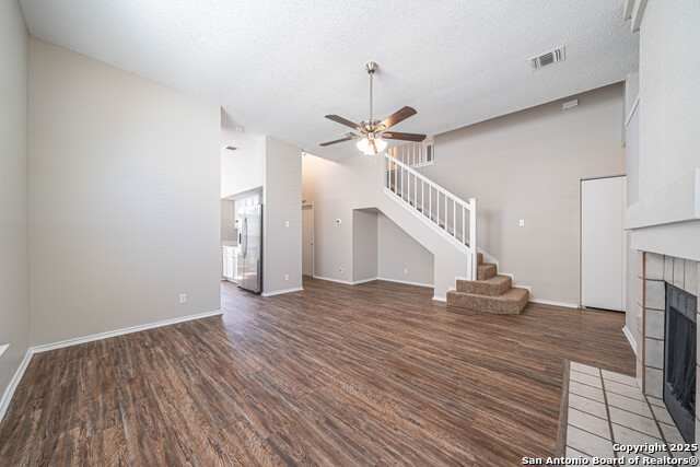 Image 7 of 33 For 9323 Valley Hedge