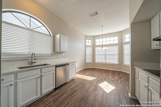 Image 8 of 33 For 9323 Valley Hedge