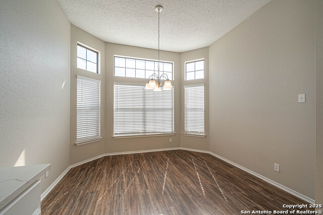 Image 9 of 33 For 9323 Valley Hedge