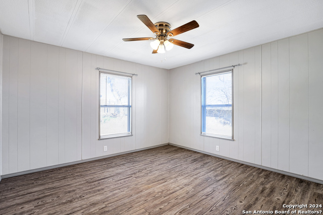 Image 19 of 24 For 18066 La Gloria Rd