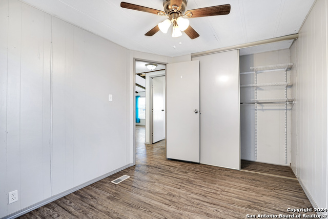 Image 23 of 24 For 18066 La Gloria Rd