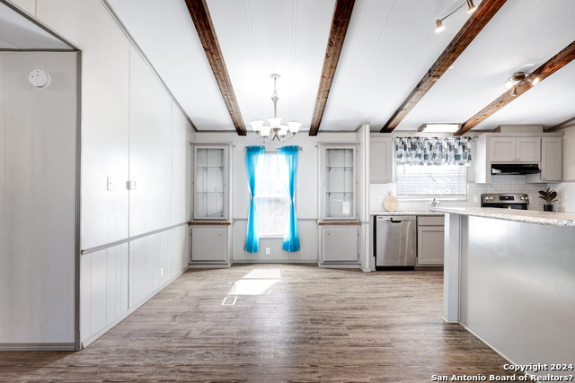 Image 8 of 24 For 18066 La Gloria Rd