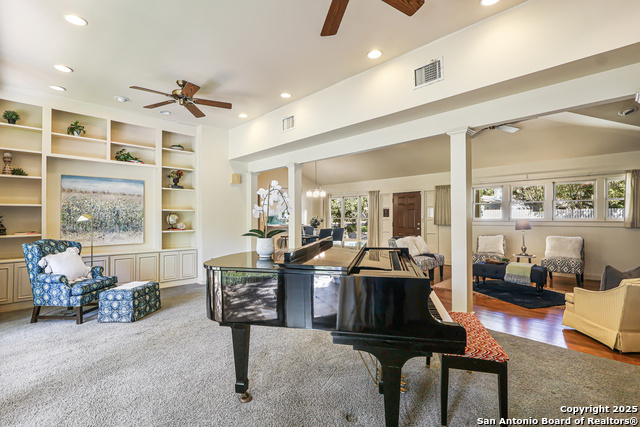 Image 11 of 33 For 985 Allen Avenue