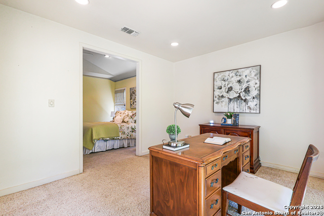 Image 15 of 33 For 985 Allen Avenue