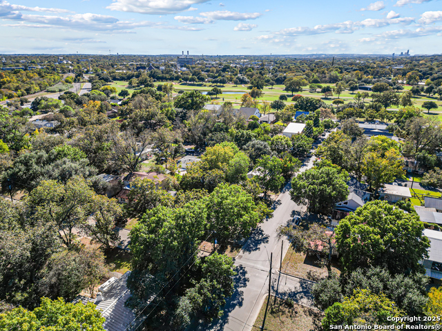 Image 29 of 33 For 985 Allen Avenue