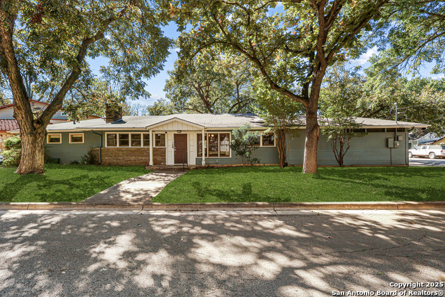 Image 3 of 33 For 985 Allen Avenue