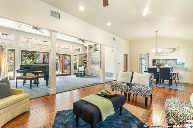 Image 4 of 33 For 985 Allen Avenue