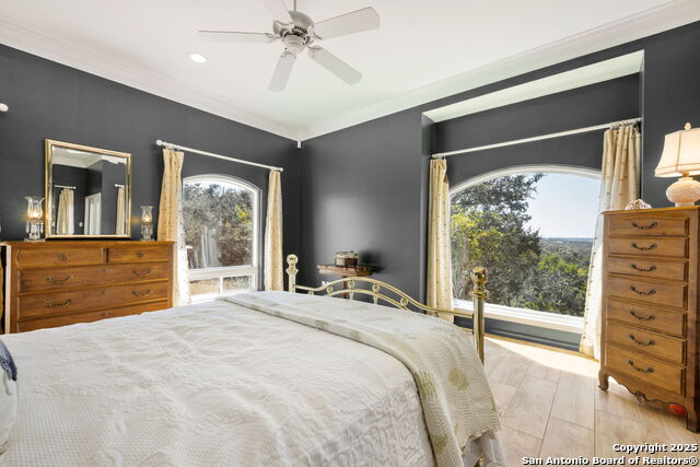 Image 18 of 105 For 305 Spanish Pass