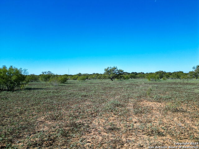 Listing photo id 10 for 2452 2nd St  