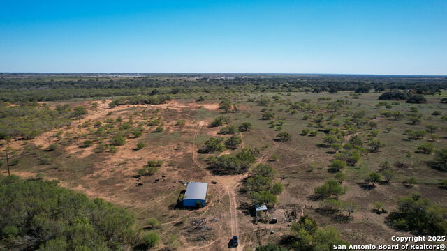 Listing photo id 11 for 2452 2nd St  