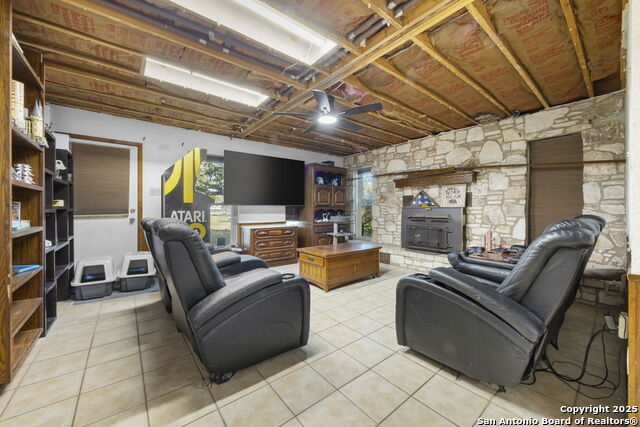 Listing photo id 0 for 2452 2nd St  