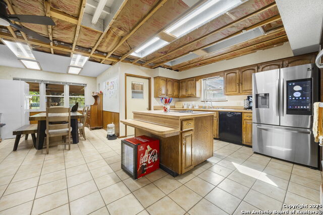 Listing photo id 1 for 2452 2nd St  