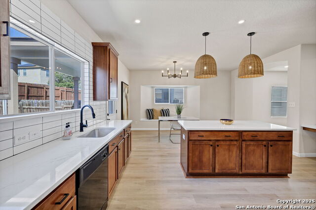 Image 14 of 38 For 8115 Puente