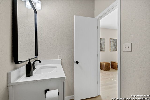 Image 22 of 38 For 8115 Puente