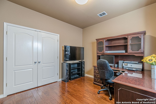 Image 5 of 50 For 249 Lakeridge Loop